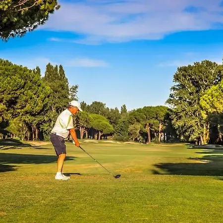 Appartement Chic Pres Du Golf, Clim, Wifi, Parking